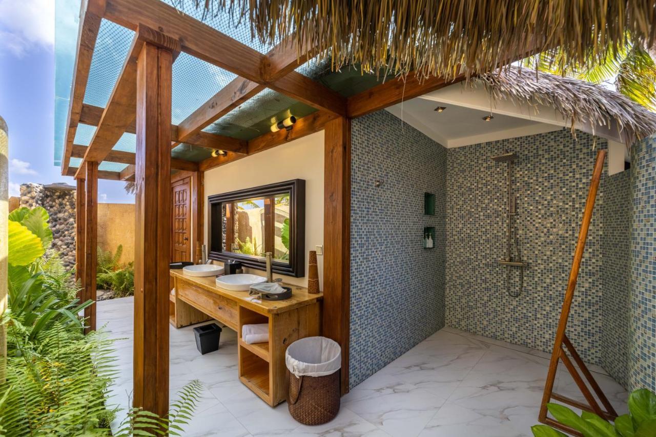 Kihaa Maldives Hotel Dhonfanu Exterior photo